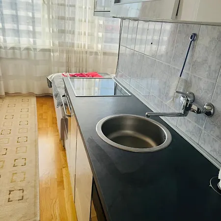 Linden Alley Retreat With Free Parking Apartman *